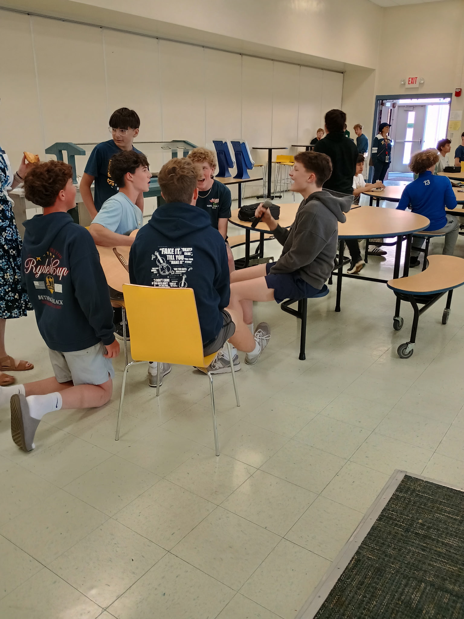 Impromptu concert during lunch
